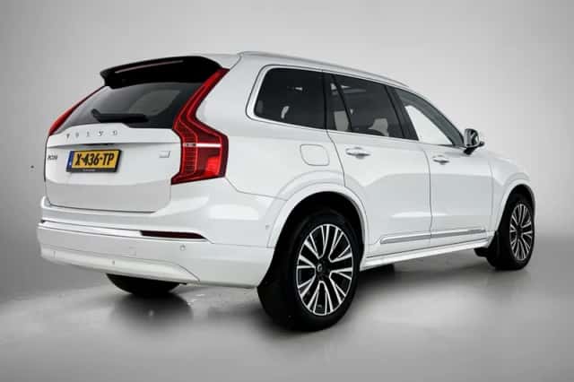 Volvo XC90 (2022) thumbnail 4
