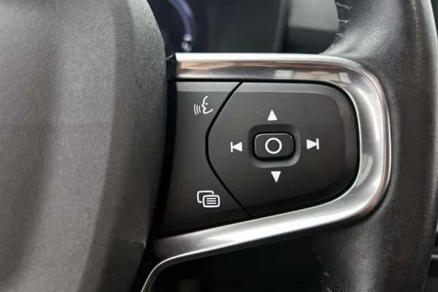 Volvo XC40 (2021) thumbnail 6
