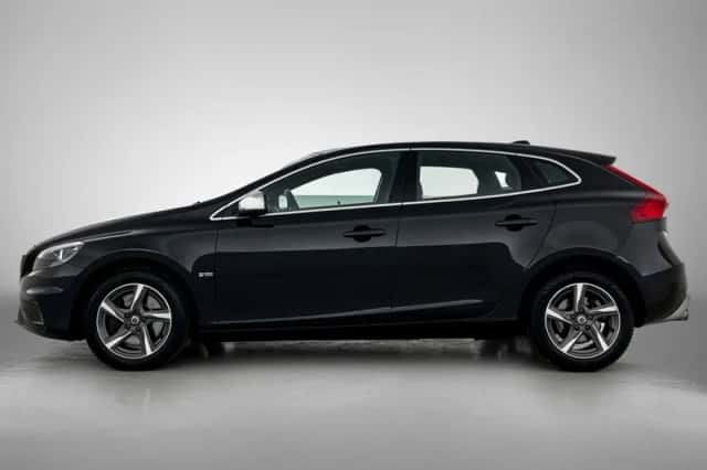 Volvo V40 (2016) thumbnail 2
