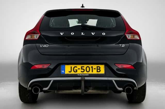 Volvo V40 (2016) thumbnail 3
