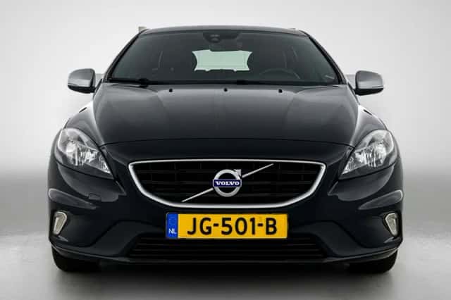 Volvo V40 (2016) thumbnail 6