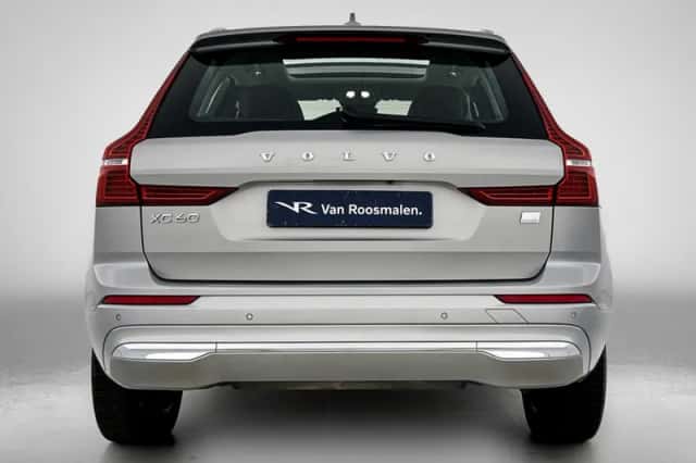 Volvo XC60 (2023) thumbnail 3