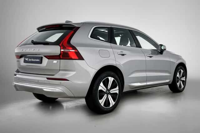 Volvo XC60 (2023) thumbnail 4