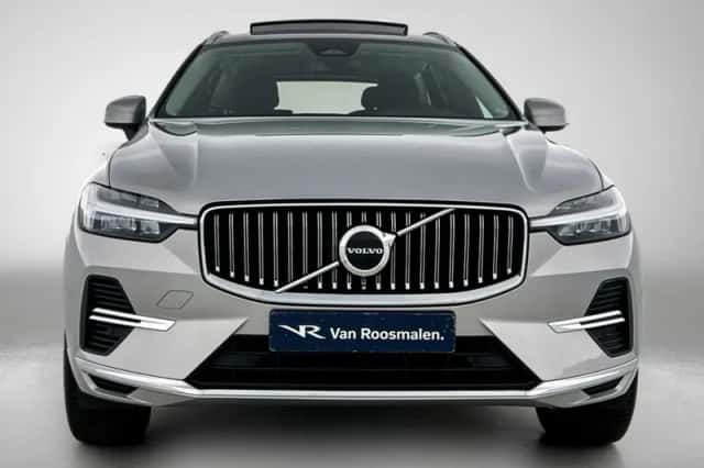Volvo XC60 (2023) thumbnail 5