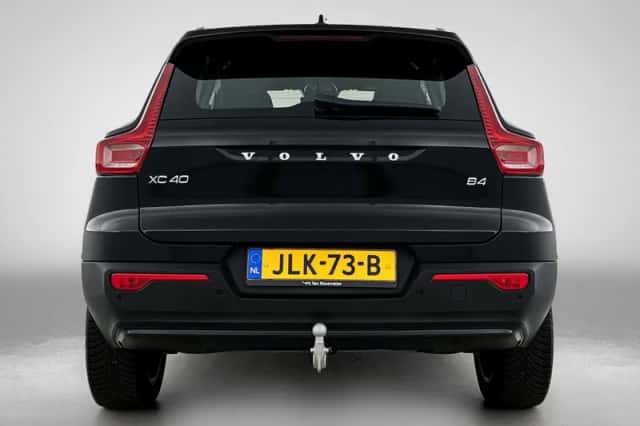 Volvo XC40 (2025) thumbnail 3
