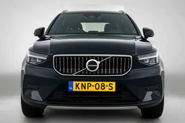 Volvo XC40 (2023) thumbnail 5
