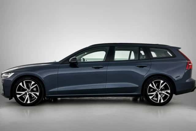 Volvo V60 (2022) thumbnail 2