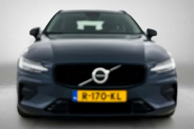 Volvo V60 (2022) thumbnail 5