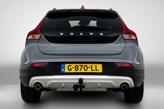 Volvo V40 (2019) thumbnail 3