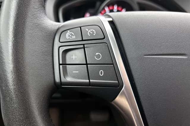 Volvo V40 (2019) thumbnail 6