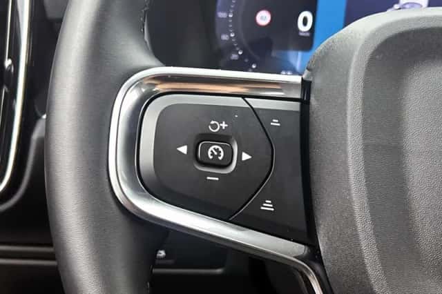Volvo XC40 (2025) thumbnail 6
