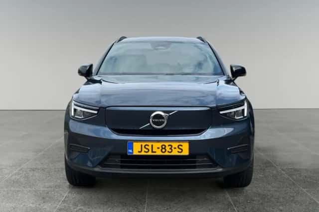 Volvo EX40 (2025) thumbnail 5