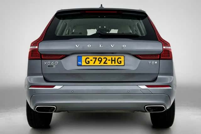 Volvo XC60 (2019) thumbnail 3