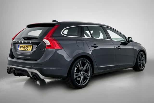 Volvo V60 (2017) thumbnail 5