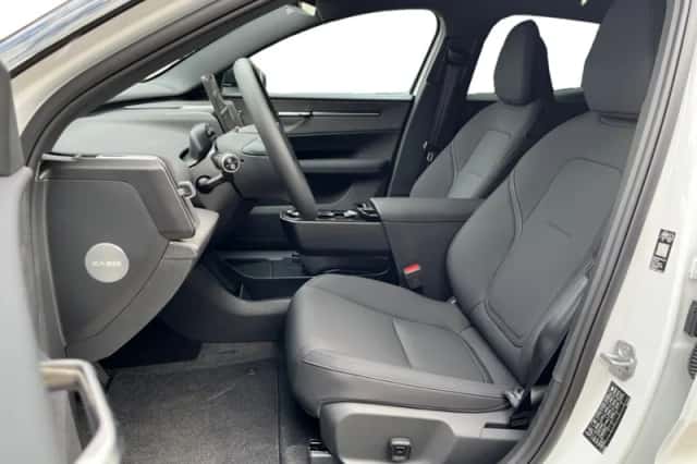 Volvo EX30 (2026) thumbnail 3