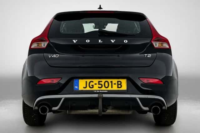 Volvo V40 (2016) thumbnail 3
