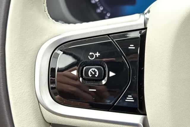 Volvo XC60 (2025) thumbnail 6
