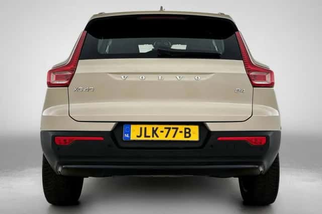 Volvo XC40 (2025) thumbnail 3