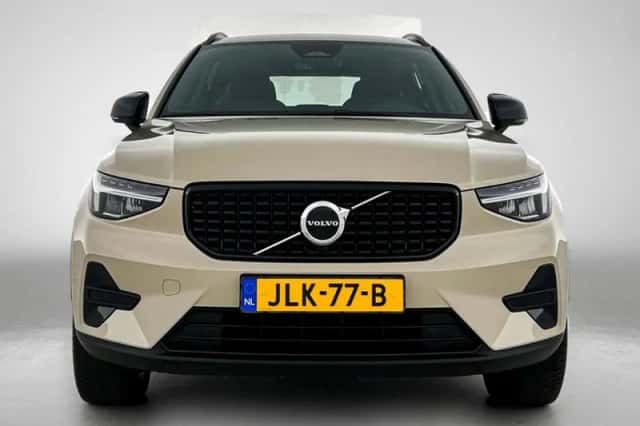Volvo XC40 (2025) thumbnail 5