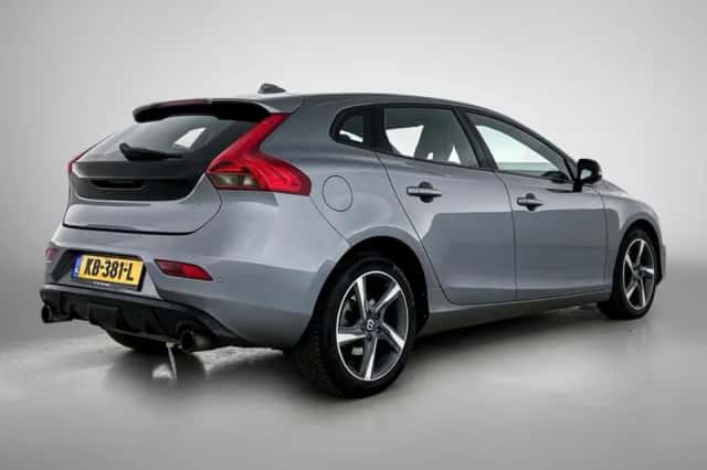 Volvo V40 (2015) thumbnail 4