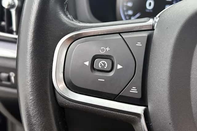 Volvo V60 (2021) thumbnail 6
