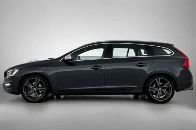 Volvo V60 (2017) thumbnail 2