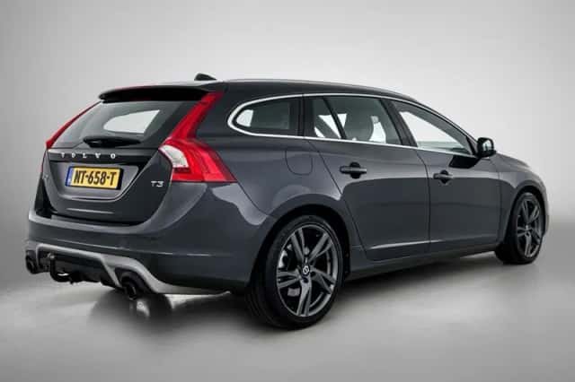 Volvo V60 (2017) thumbnail 4