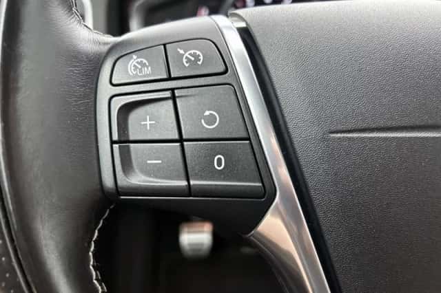 Volvo V60 (2017) thumbnail 6