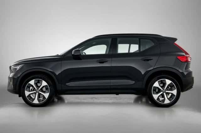 Volvo XC40 (2025) thumbnail 2