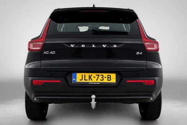 Volvo XC40 (2025) thumbnail 3