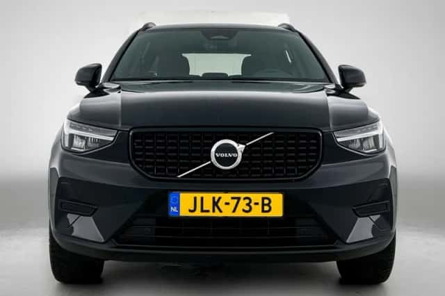 Volvo XC40 (2025) thumbnail 5
