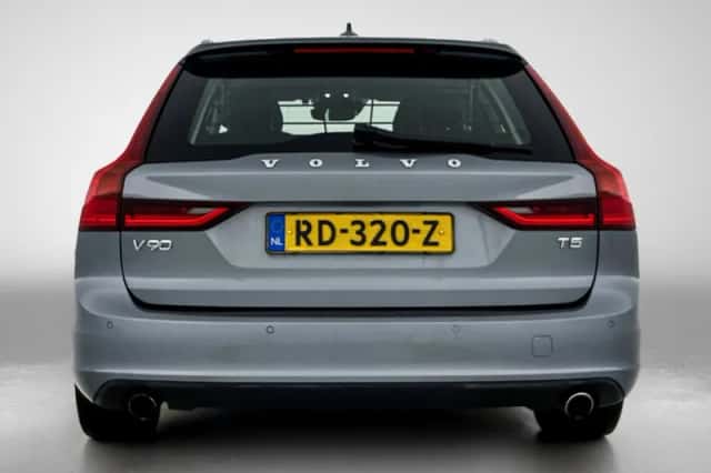 Volvo V90 (2017) thumbnail 3
