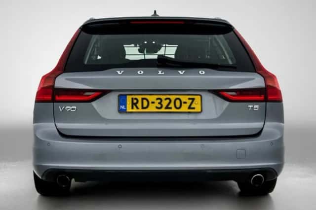 Volvo V90 (2017) thumbnail 3