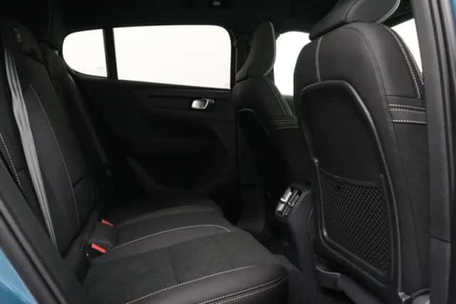 Volvo C40 (2025) thumbnail 6