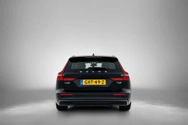 Volvo V60 (2024) thumbnail 3