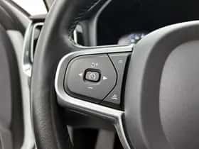 Volvo V60 (2021) thumbnail 6