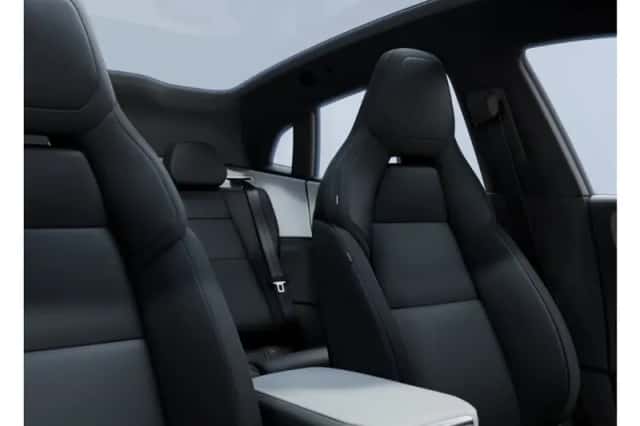 Polestar 4 (2025) thumbnail 4