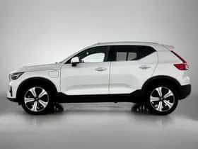 Volvo XC40 (2022) thumbnail 2