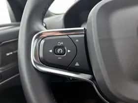 Volvo XC40 (2022) thumbnail 6