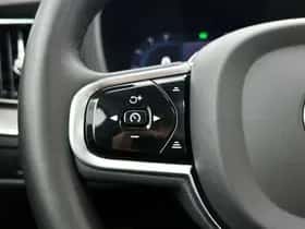 Volvo XC60 (2023) thumbnail 6