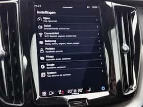 Volvo XC60 (2022) thumbnail 11