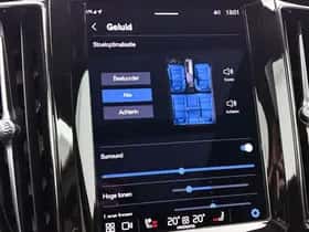 Volvo XC60 (2022) thumbnail 13