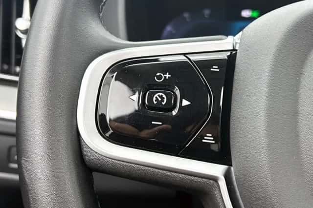 Volvo XC60 (2025) thumbnail 6