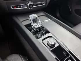 Volvo XC60 (2024) thumbnail 32