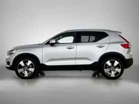 Volvo XC40 (2018) thumbnail 2