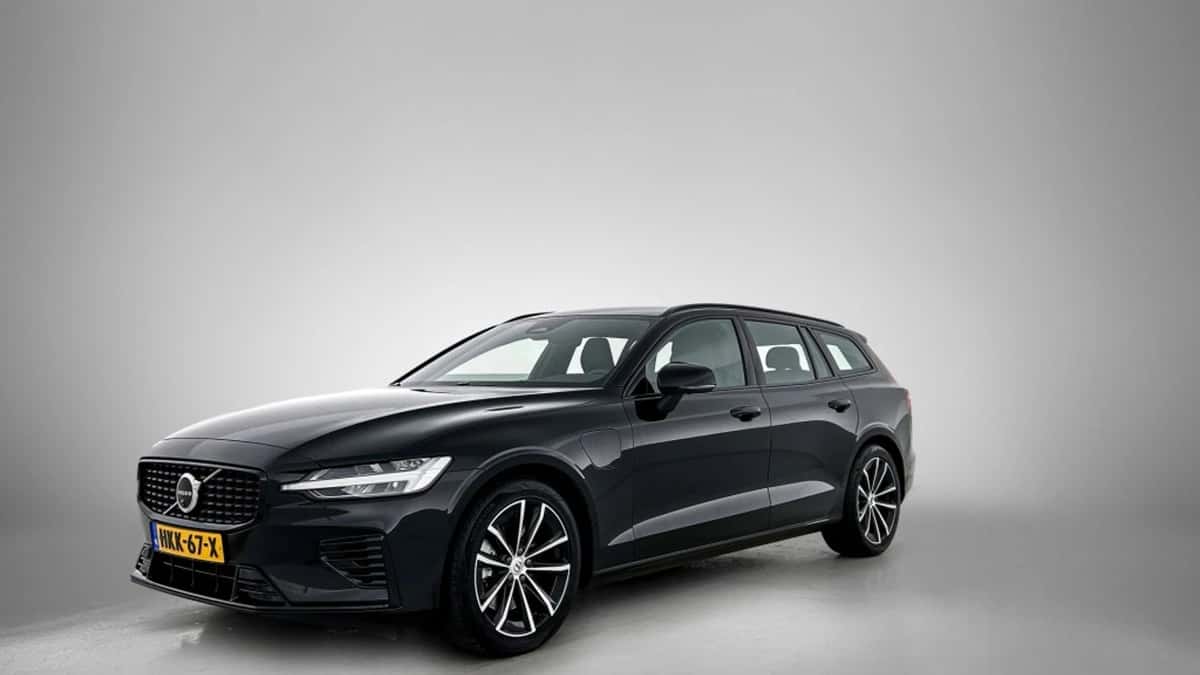 Volvo V60 (2025) — foto 1