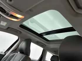 Volvo XC60 (2016) thumbnail 31