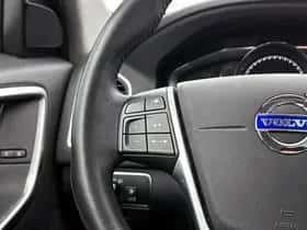 Volvo XC60 (2016) thumbnail 6