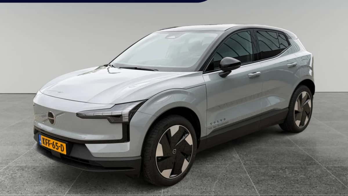 Volvo EX30 (2026) — foto 1