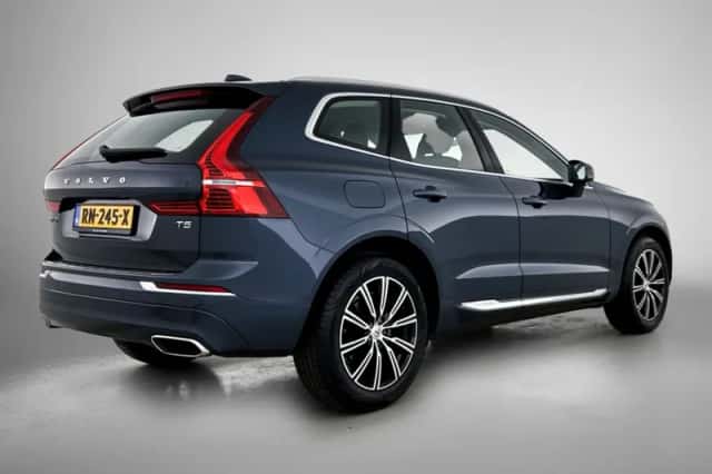 Volvo XC60 (2018) thumbnail 4